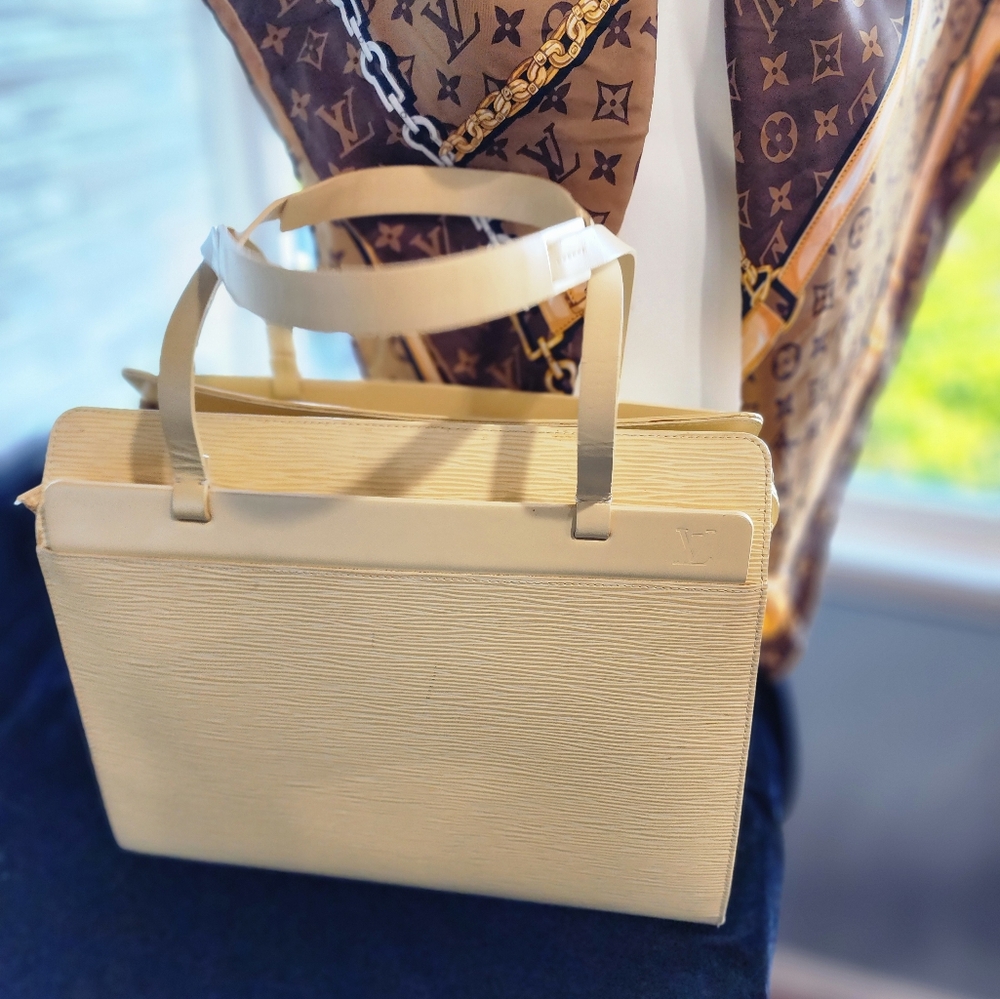 🍦🍦- Vanilla LOUIS VUITTON Croisette Tote - Picture 9 of 16